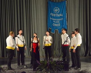 Studentska klapa 'Študija'  na Omiškom festivalu